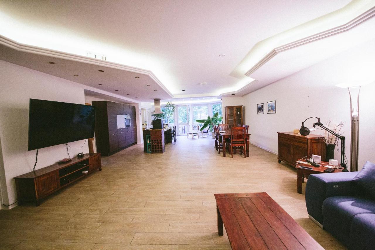 Grosse & Voll Ausgestattete Apartments, Studios, Doppelzimmer, Workspace, Parkplatz, Netflix, Prime & Schnelles Wifi In Ruhiger Lage Mit Garten Рудольштадт Экстерьер фото